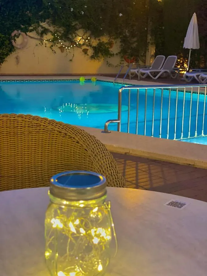 Hotel Amoros Cala Ratjada  3*, Cala Ratjada (Mallorca) Spagna